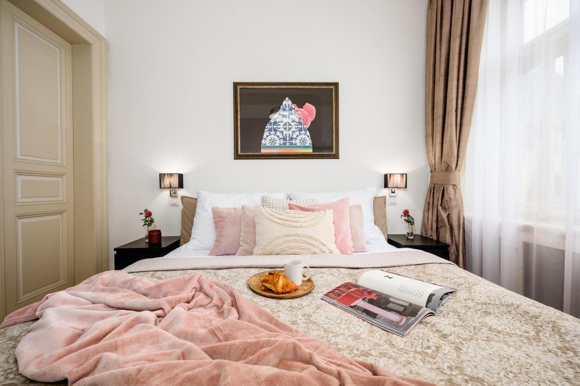 Days - 1min Old Town Square - 1bdr - Parizska Street Appartamento